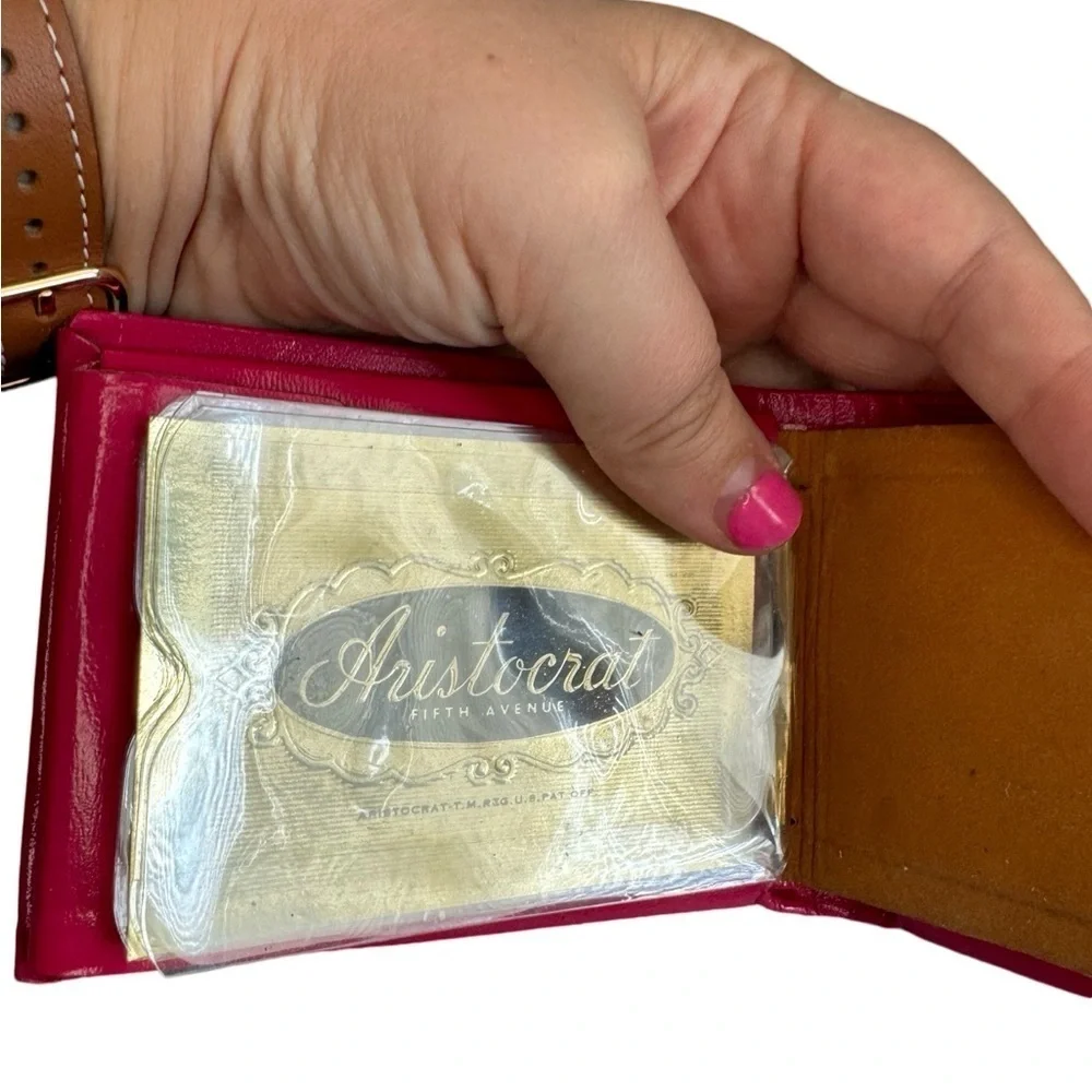 Small Vintage Aristocrat Fifth Avenue Compact Hot Pink Wallet VGUC